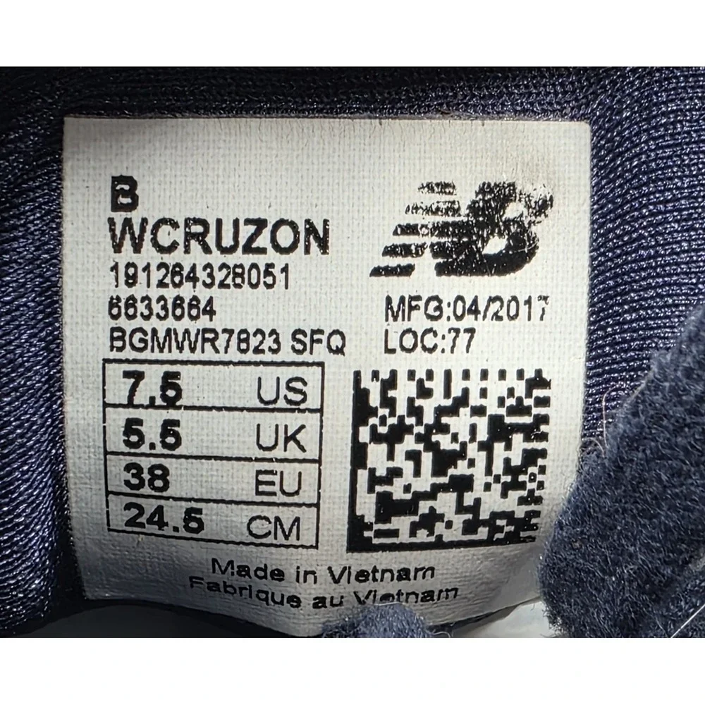New Balance Cruz WCRUZON Women 7.5 Navy White Gum Fresh‎ Foam Sneakers
